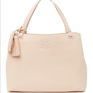 Black Friday sale ✨Tory Burch Thea center zipper leather tote bag